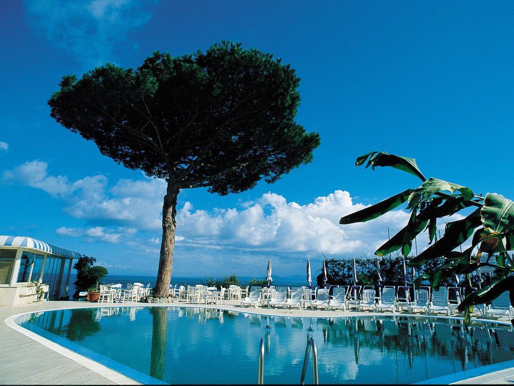Hotel L'Approdo カザミッチョラ・テルメ エクステリア 写真