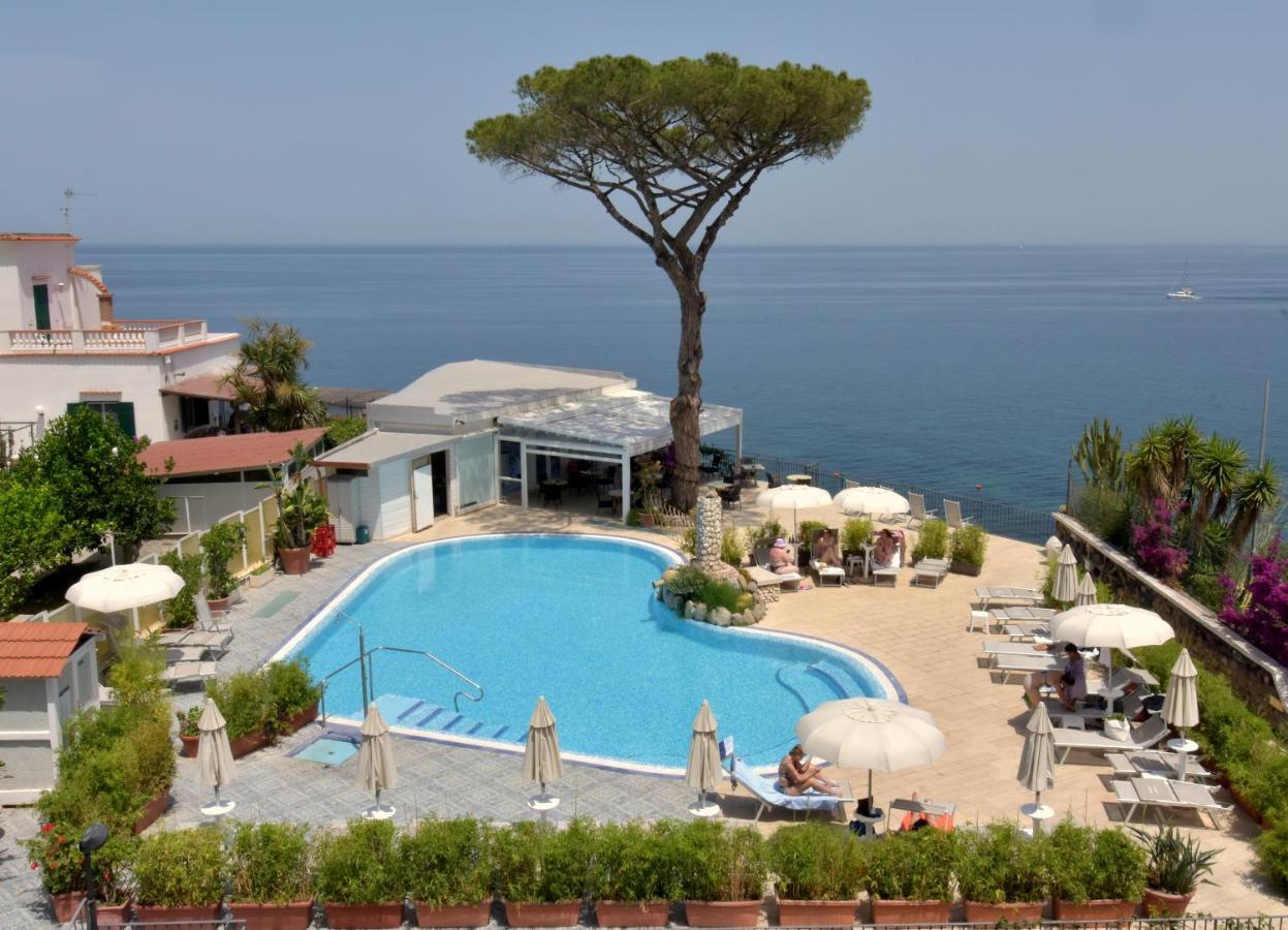 Hotel L'Approdo カザミッチョラ・テルメ エクステリア 写真
